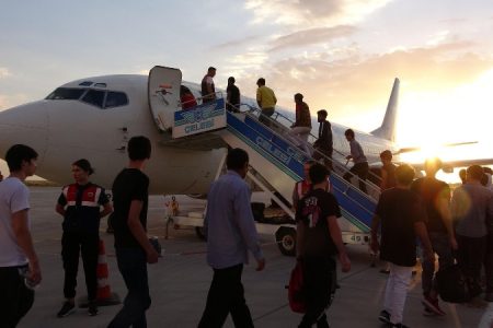 ترحيل 408 مهاجر غير شرعي إلى بلادهم من ولاية فان