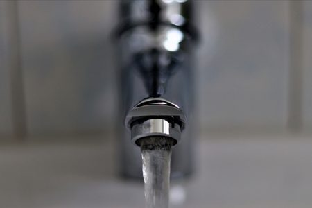 شركة مياه إسطنبول تعلن عن قطع المياه لـ 24 ساعة في 6 مناطق في الولاية