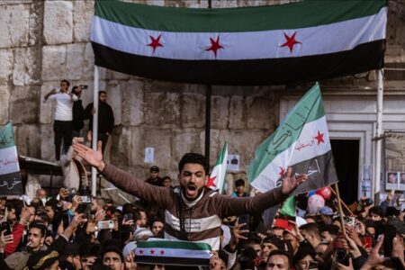 الإدارة السورية الجديدة قد تطالب بتعويضات من الدول التي دمرت البلاد!